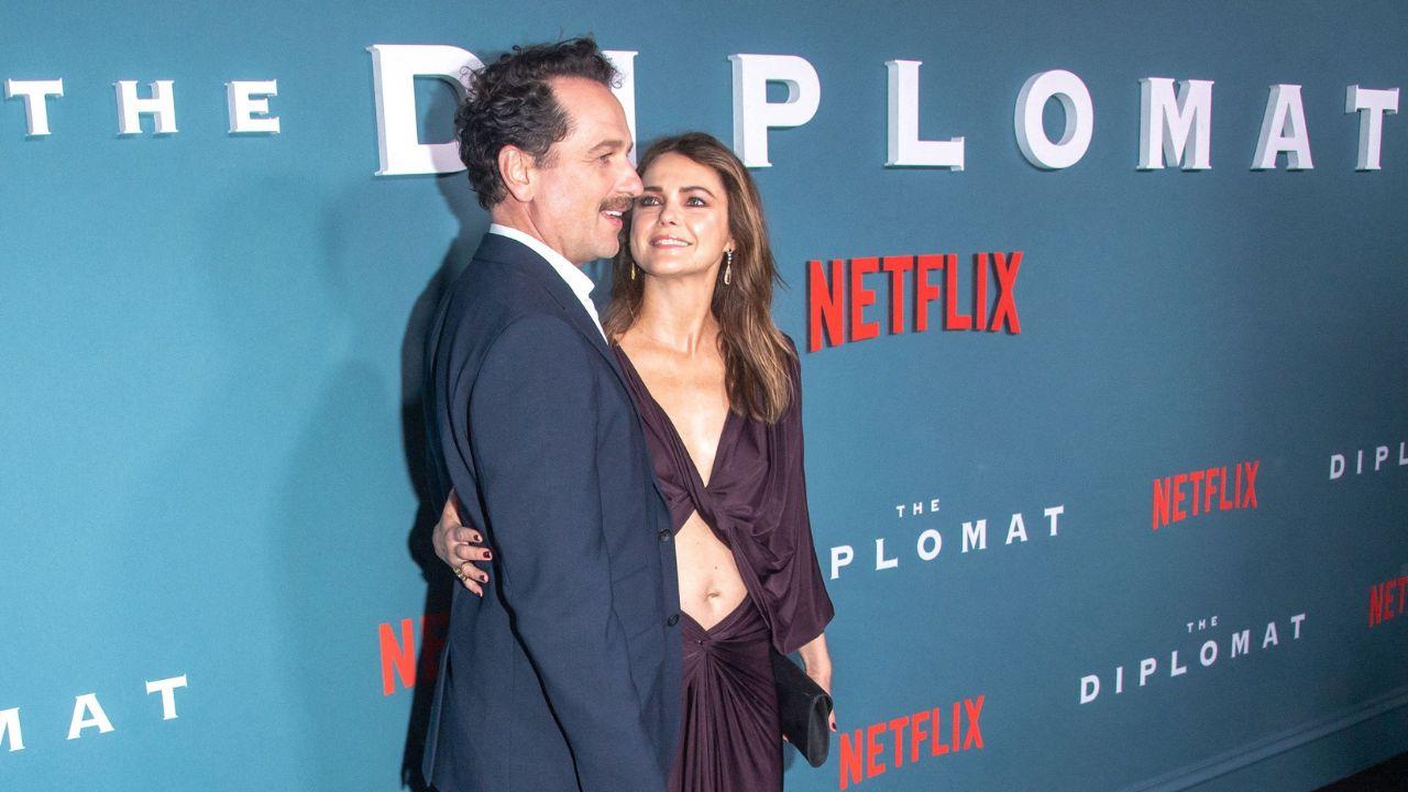Image of Keri Russell defended her partner's decision not to thank her during his recent Emmy Awards acceptance speeches.