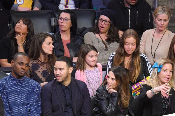 Katie holmes suri cruise lakers game 09