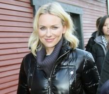 2010__01__Naomi_Watts_Jan26_main 225×193.jpg