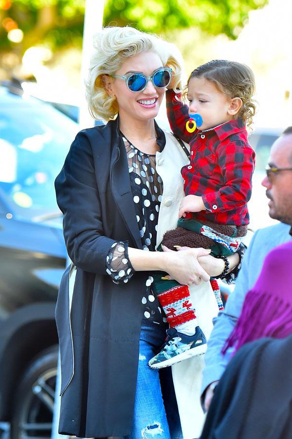 Gwen stefani blake shelton thanksgiving kids together 07