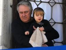 2010__04__William_Alvin_Pitt_Knox_Jolie_Pitt_April12_main 225×171.jpg