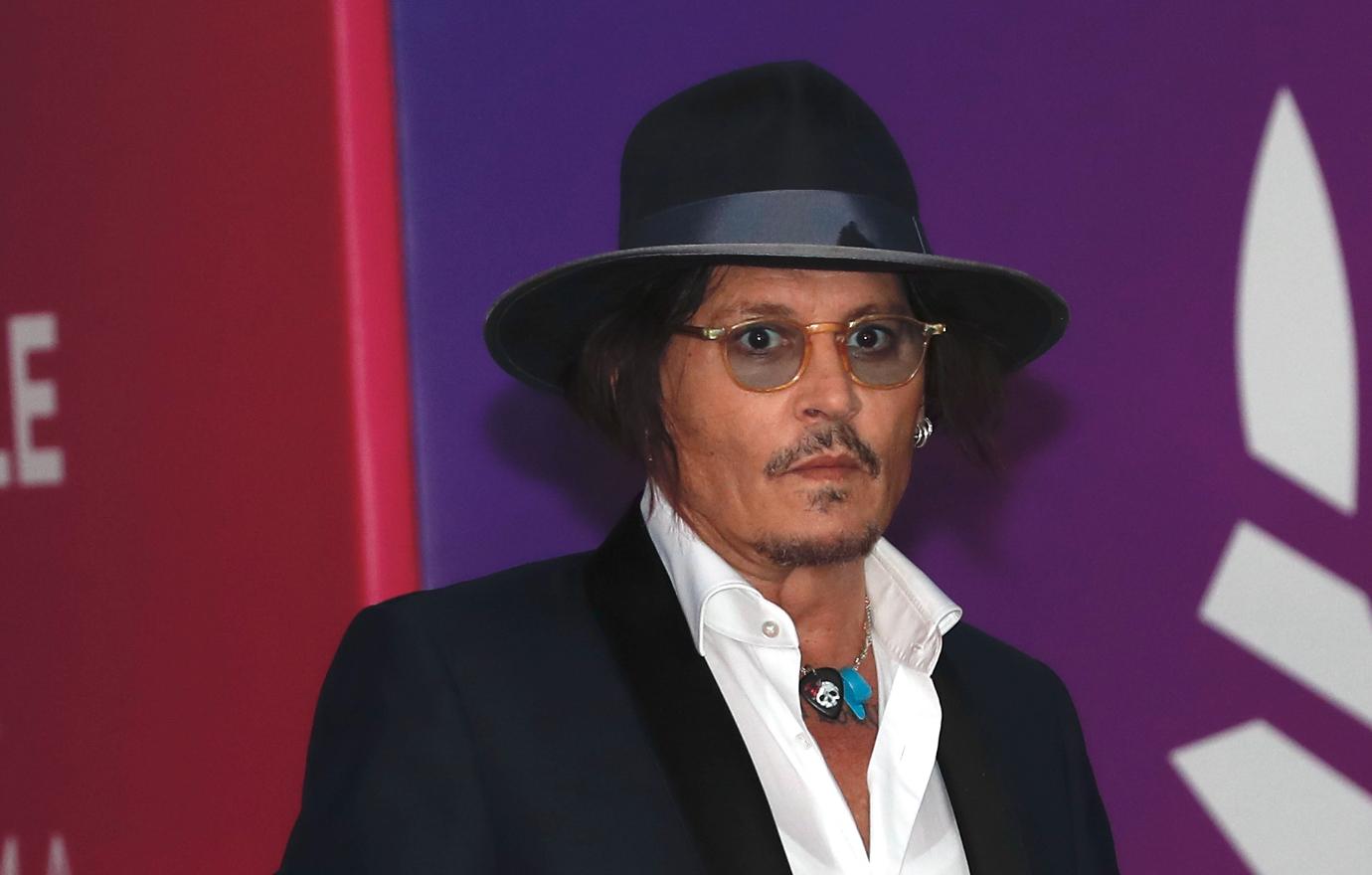 johnny depp texts amber heard verbally abused