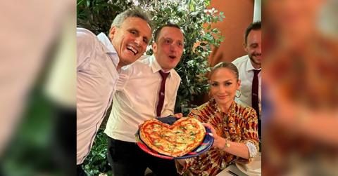 jennifer lopez serenaded italian restaurant capri