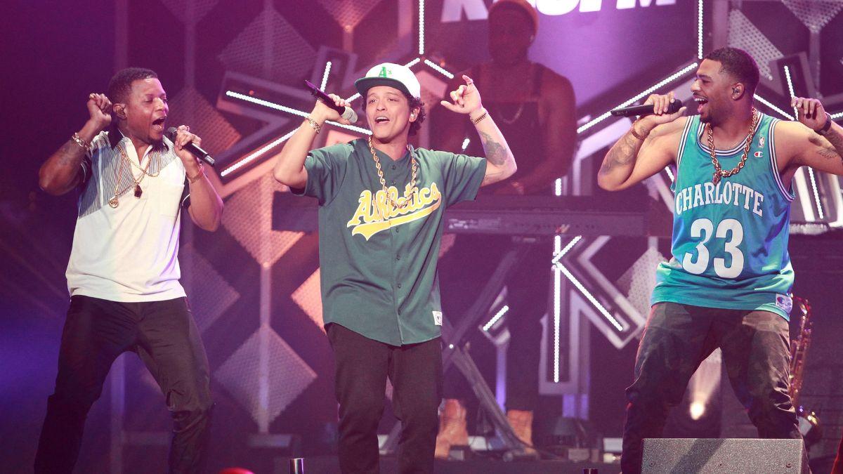 Image of Live Nation gave the couple free tickets for Bruno Mars' final Toronto show.