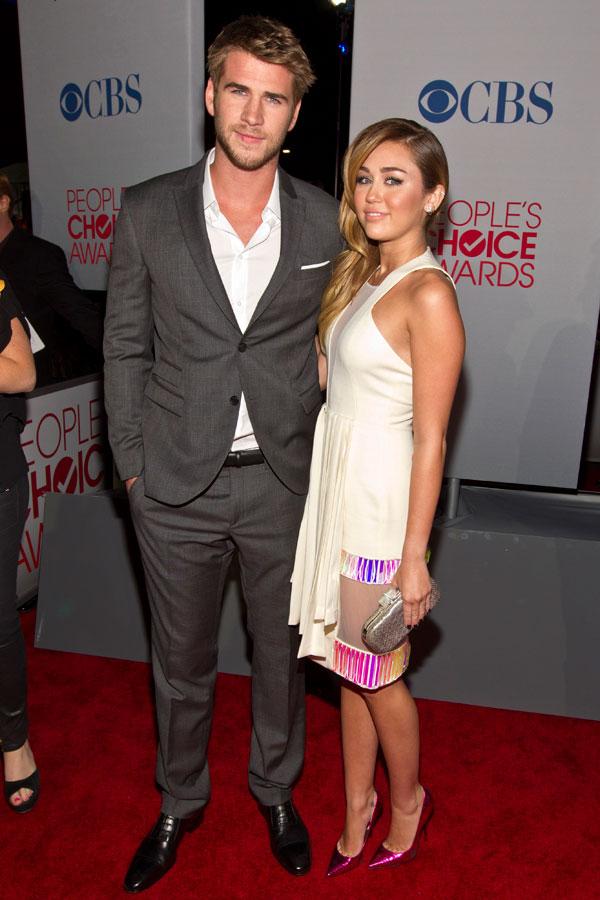 miley cyrus naked liam hemsworth engagement