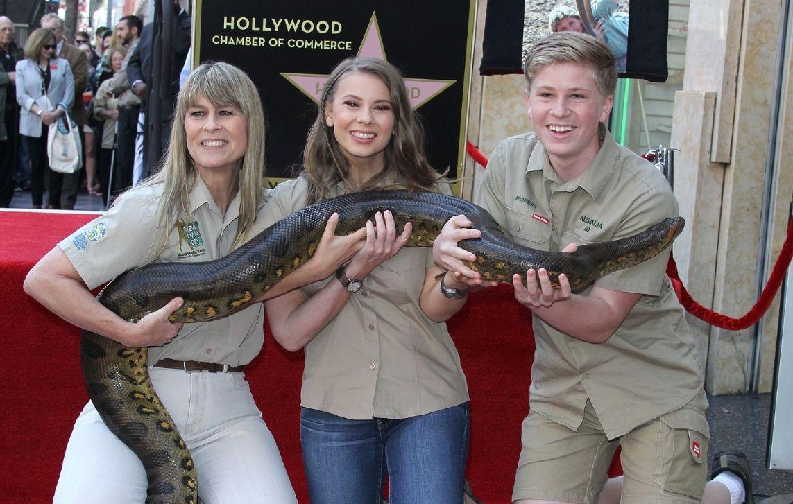 Robert & Bindi Irwin Pay Tribute To Their Late Dad On #SteveIrwinDay