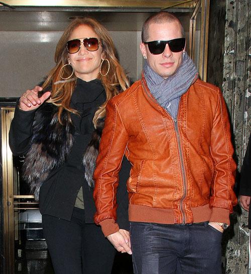 Jennifer lopez casper smart feb1 002_ _1.jpg