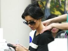 2010__01__full_kim_kardashian_002a 225×168.jpg