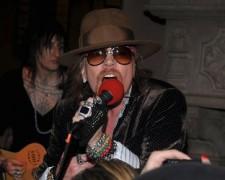 2010__02__AxlRoseo_Jamie_59606737_600 225×180.jpg