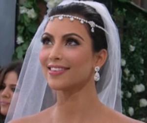2011__08__Kim Kardashain Wedding Tweet Aug22newsbt 01 300×279.jpg