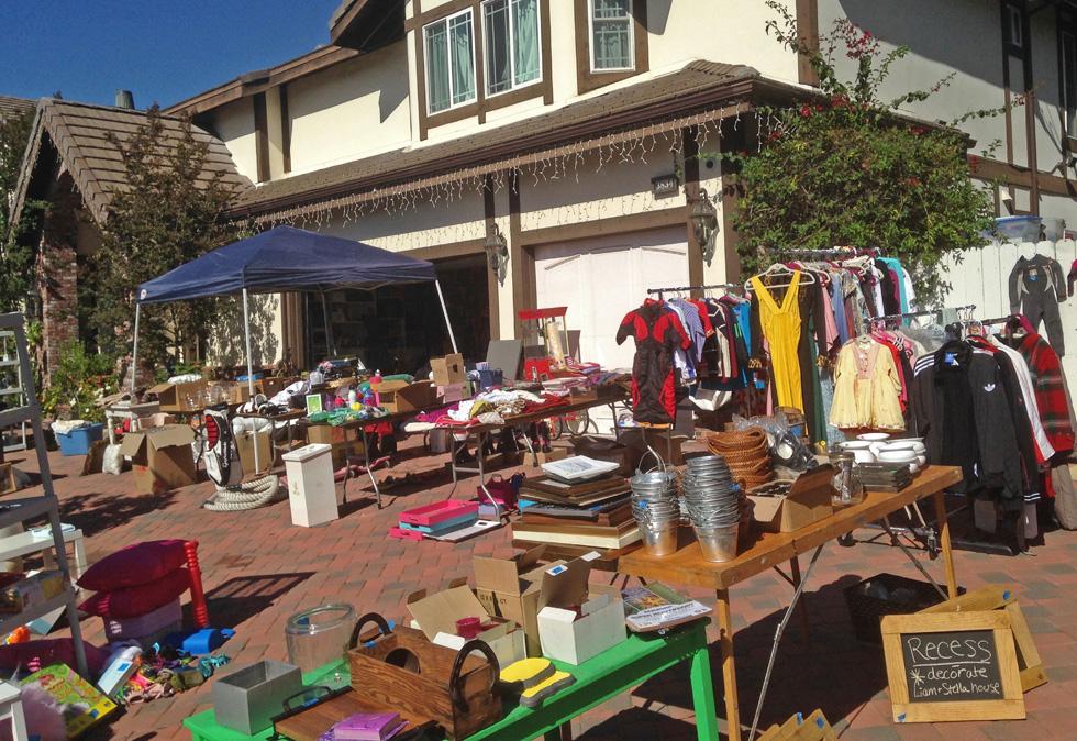 EXCLUSIVE: Everything Must Go! Tori Spelling and Dean McDermott have a huge garage sale in sunny Encino, California