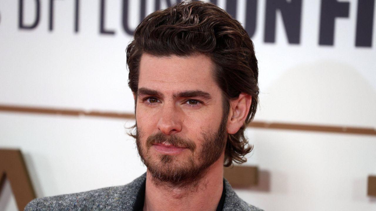 best celebrity beards chris hemsworth keanu reeves