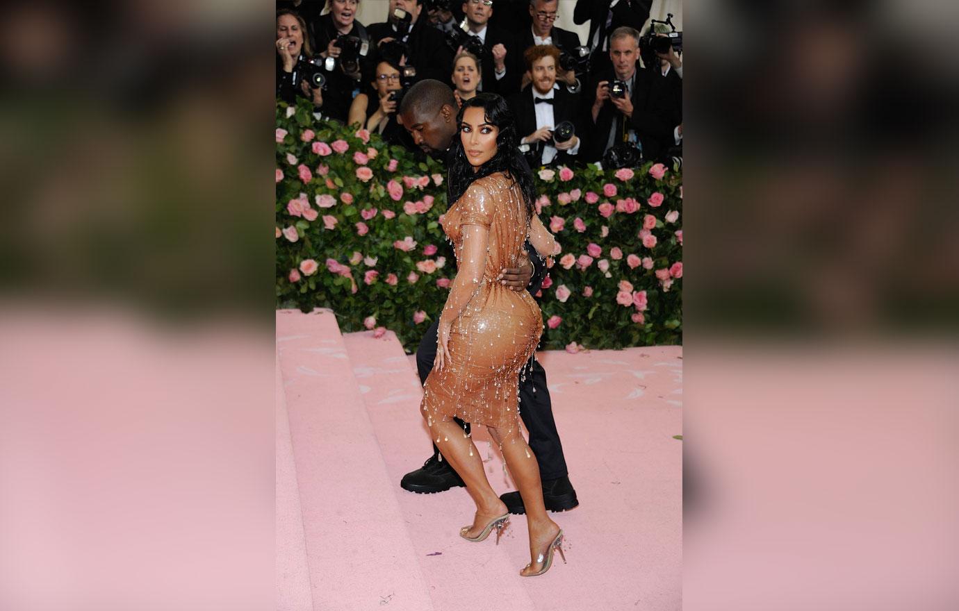 Kim-Kardashian-Met-Gala-Dress