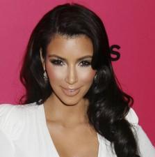 2009__12__kimkardashian 223×225.jpg