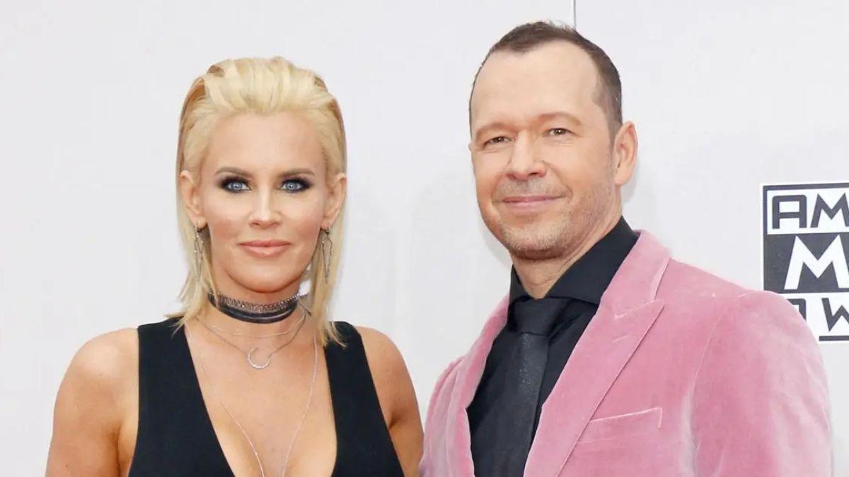 Photo of Jenny McCarthy said praying has done 'wonders' for her life.