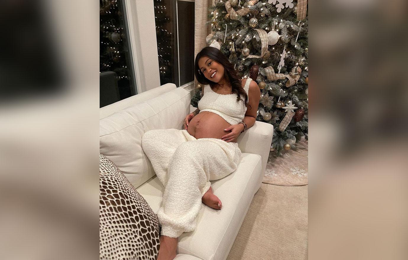 chris browns baby mama ex girlfriend diamond brown shows off pregnant belly