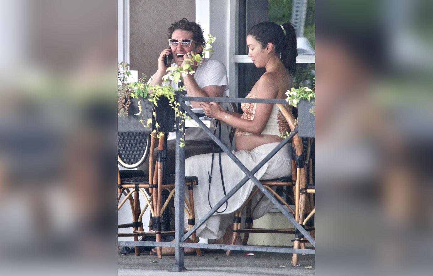 matthew morrison out to lunch with pregnant wife renee