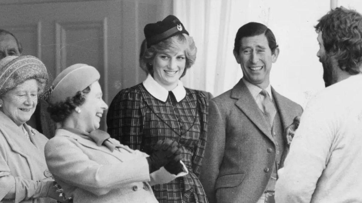 image of royal family