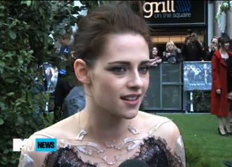 Kristen stewart may15 snow white.jpg