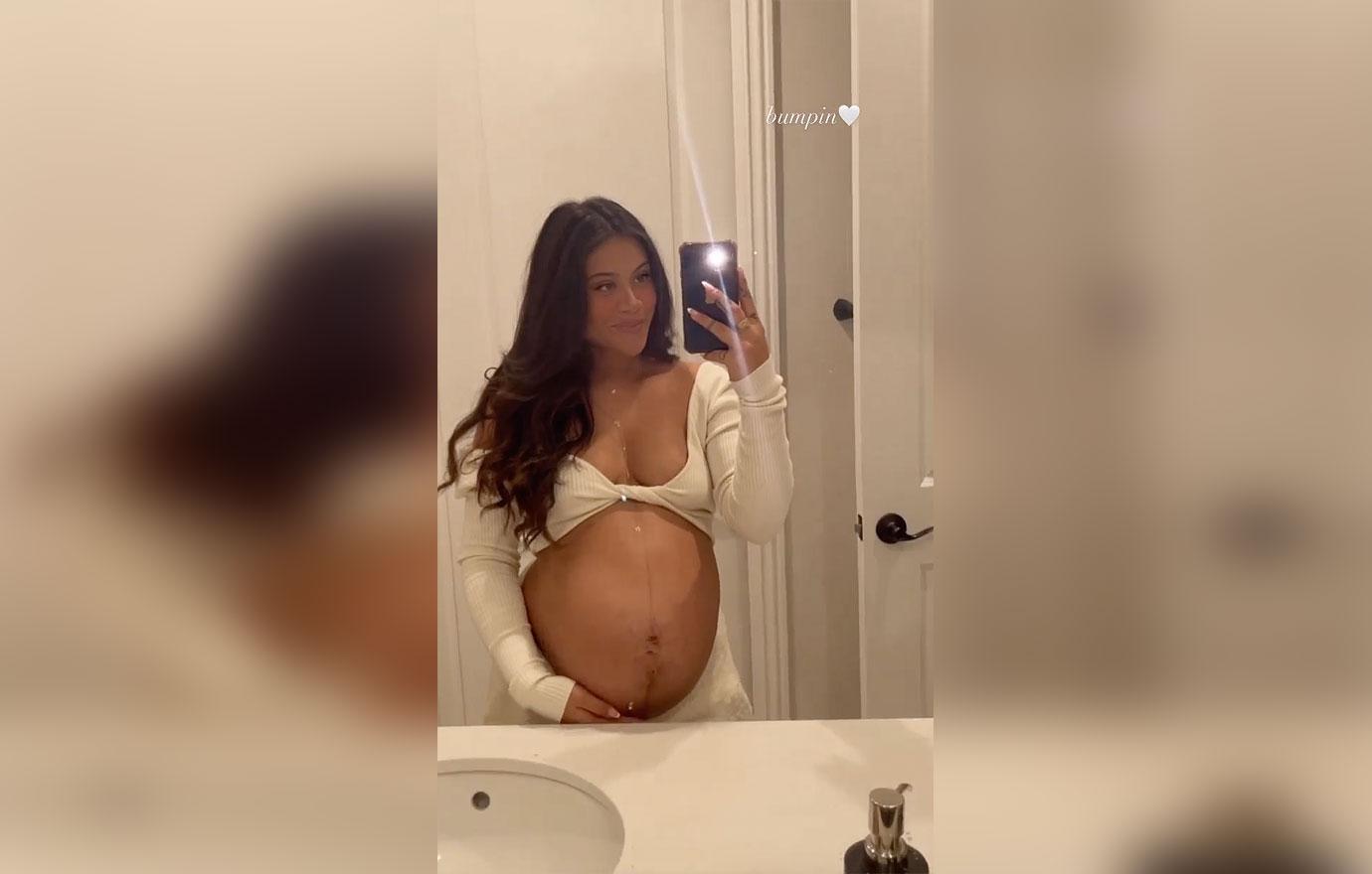 chris browns baby mama ex girlfriend diamond brown shows off pregnant belly