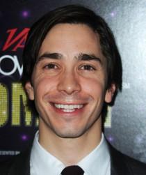 2011__06__okmagazine horoscopes justinlong 210×300.jpg