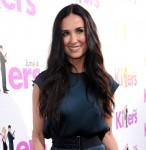2010__07__okmagazine_demi moore 146×150.jpg