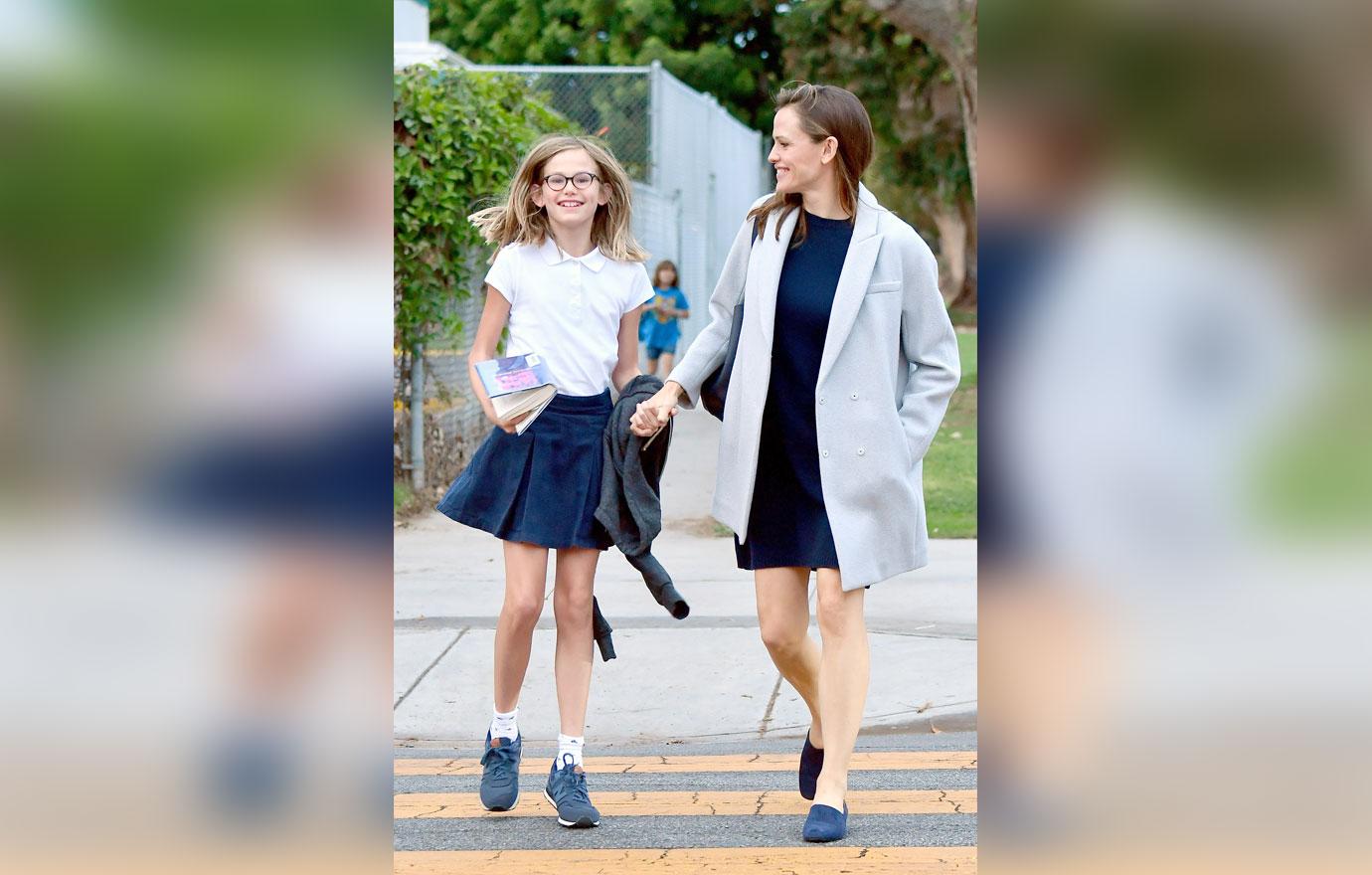 Jennifer Garner&#8217;s daughter Violet is nearly as tall as she is