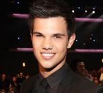 2011__04__Taylor_Lautner_April8 150×135.jpg