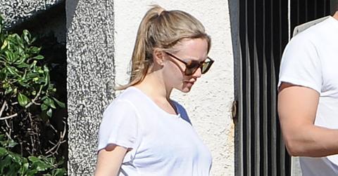 amanda seyfried wedding dress pregnant long