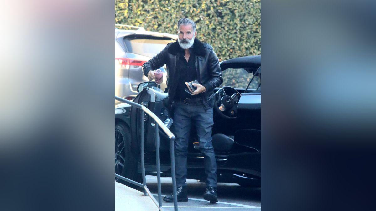 Image of Mossimo Giannulli and Lori Loughlin split in October 2025.