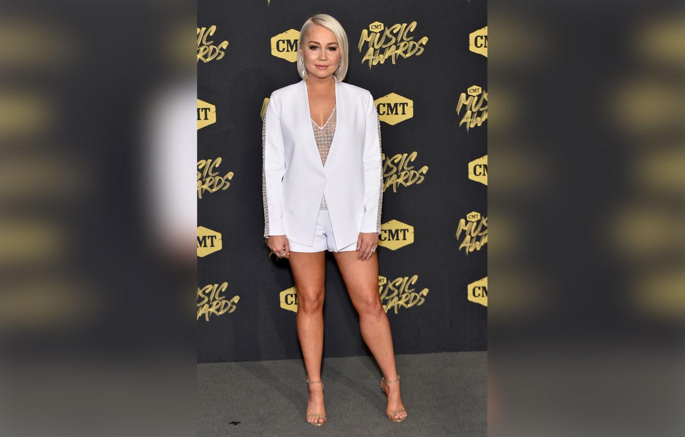 2018 CMT Awards Red Carpet Arrivals Pics 08