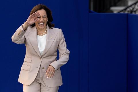 kamala harris defends joe biden age