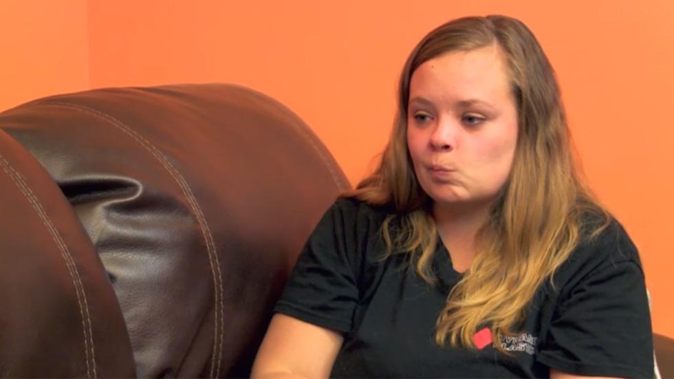 WATCH Catelynn Lowell Breaks Down In Tears Discussing Postpartum(01)