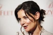 2009__11__fp_4106879_holmes_katie_rev_112909 225×151.jpg