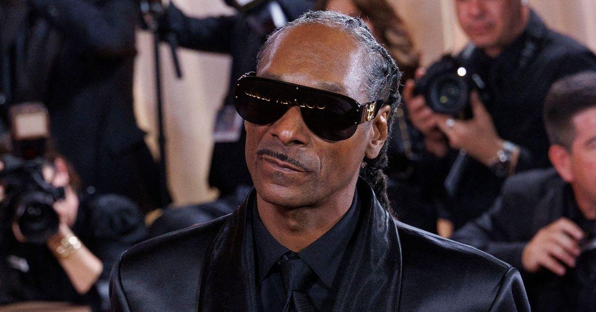 image of Snoop Dogg presented the Best Podcast award at the 2026 Golden Globes.