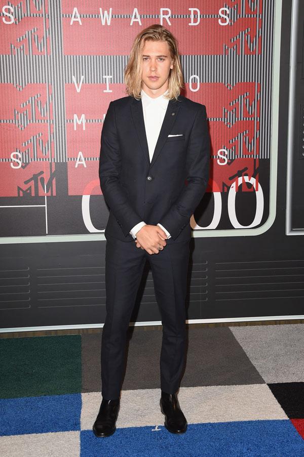 Austin butler 2015 mtv vmas arrivals red carpet