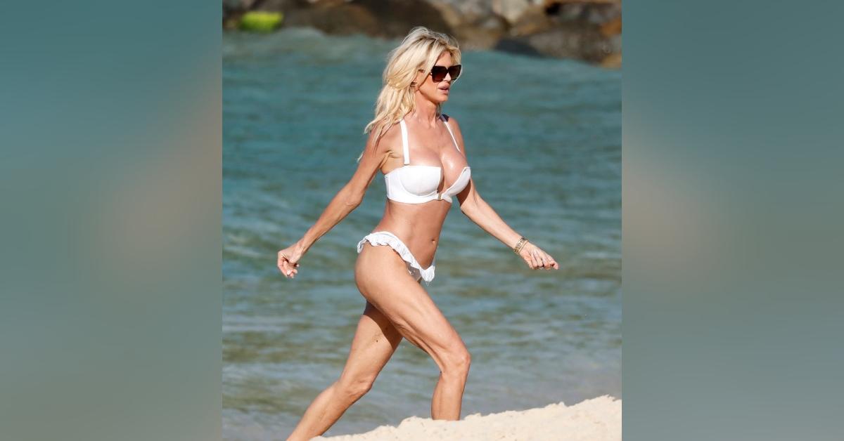 model victoria silvstedt jaw dropping bikini body ocean photos