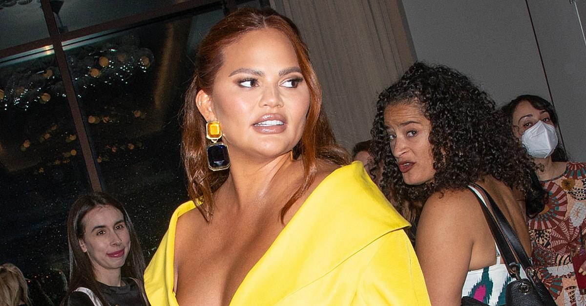 Chrissy Teigen bounces boobs in seriously sexy TOPLESS video