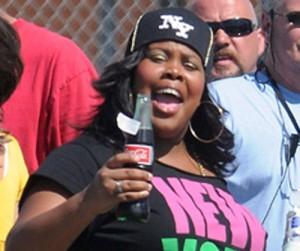 2010__08__Amber_Riley_Aug6news 300×280.jpg