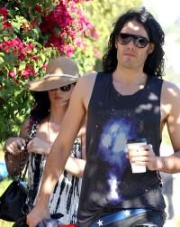 2010__09__Katy_Perry_Russell_Brand_Sept17newsne 200×300.jpg