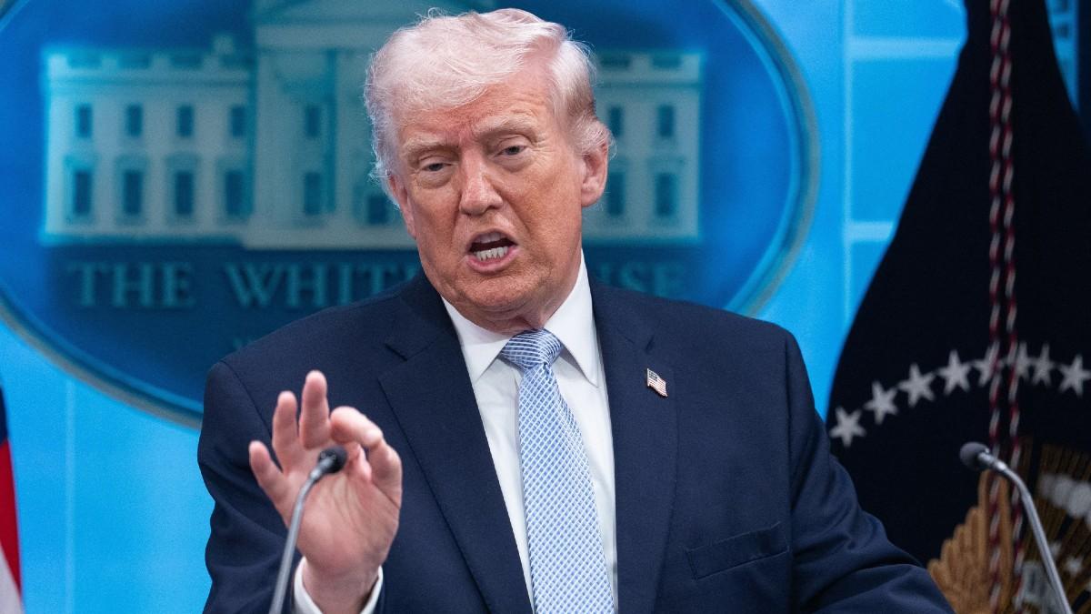 image of Megyn Kelly doesn't agree with Donald Trump regarding the Iran war. 