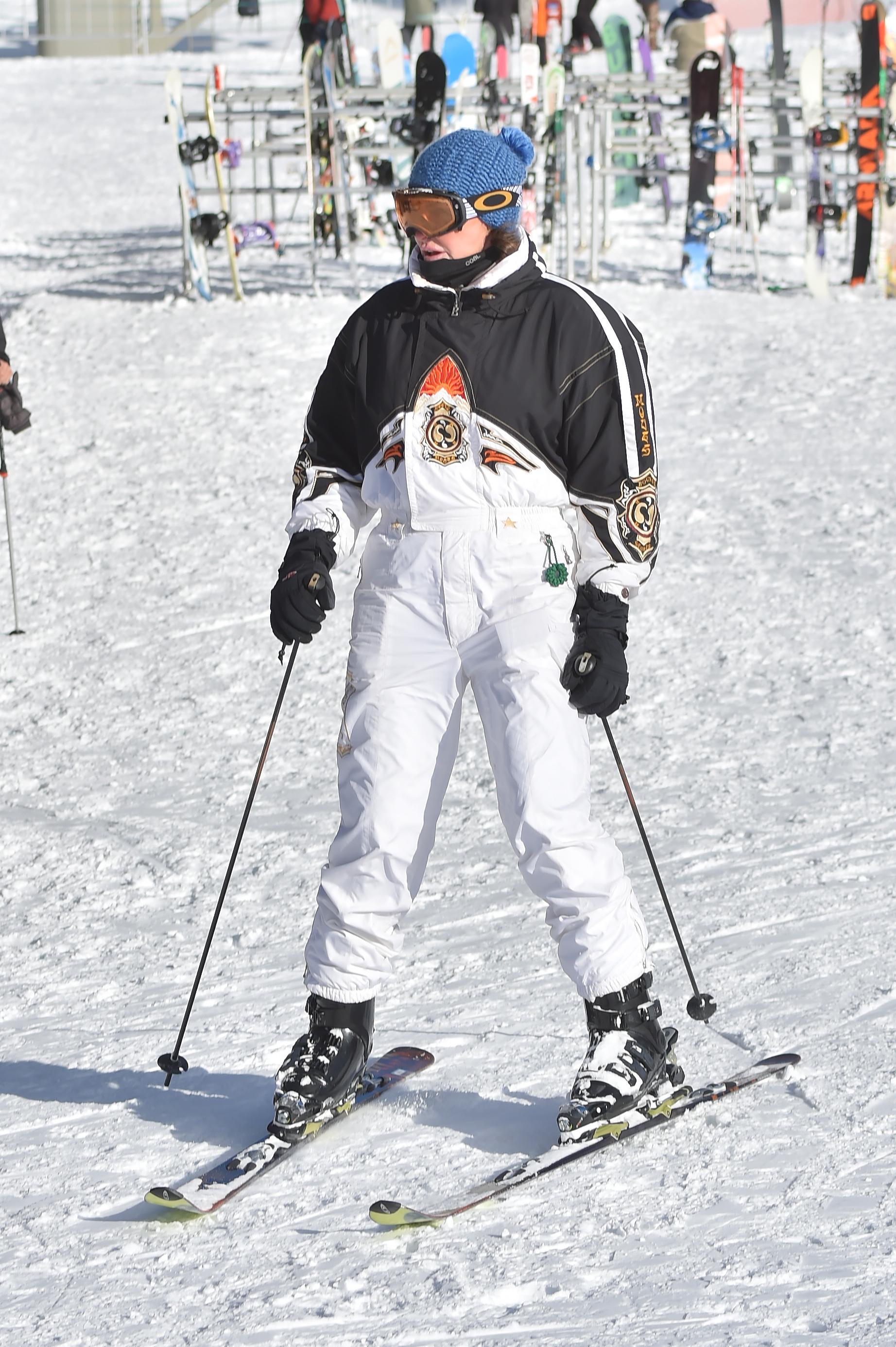 EXCLUSIVE: ** PREMIUM EXCLUSIVE RATES APPLY** STRICTLY NO WEB UNTIL 730AM PST DEC 15TH 2015**  Caitlyn Jenner hits the slopes with her bestie Candice Cayne in Mammoth Mountain