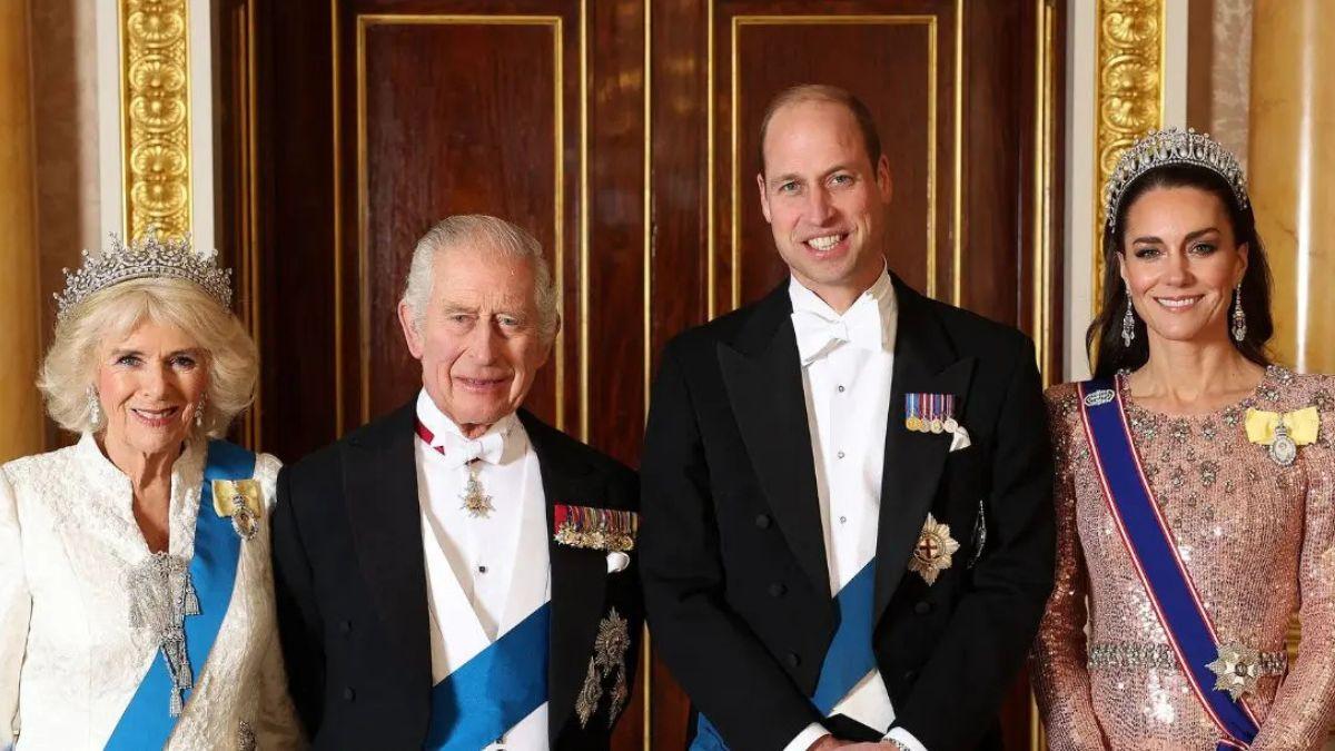 image of royal family 