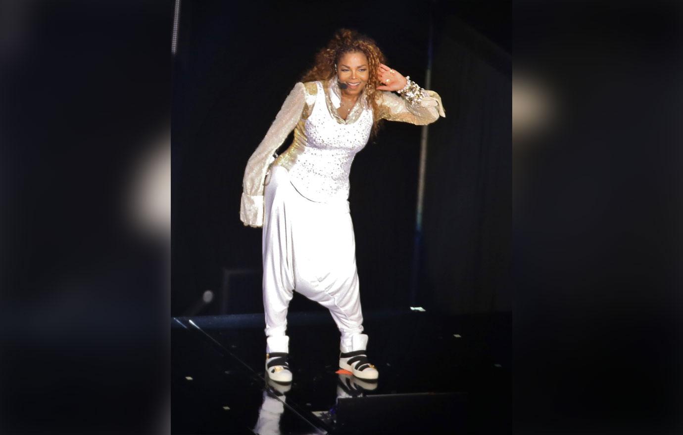 FFN_Jackson_Janet_JKING_083115_51838507