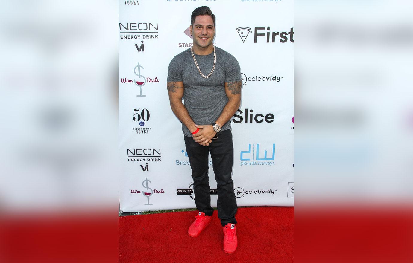 Ronnie Ortiz-Magro Grey T-Shirt On Red Carpet Toxic Relationships