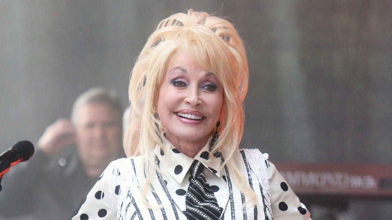 Image of Donald Trump said losing Dolly Parton felt like losing family.