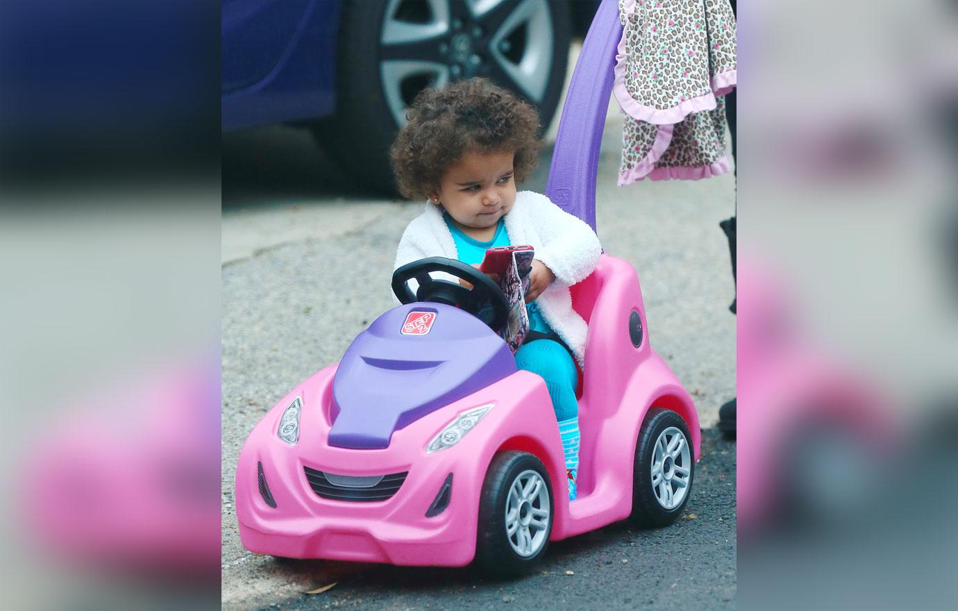 Dream kardashian shows curls hair 3