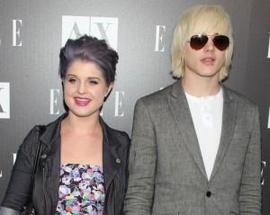 2011__01__Kelly_Osbourne_Luke_Worrall_Jan17news 300×239.jpg