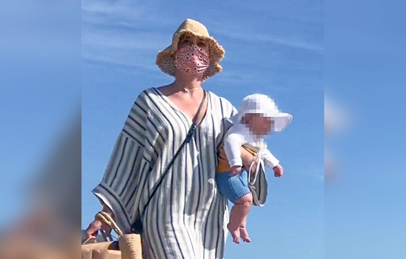 katy perry orlando bloom on beach with baby daisy dove