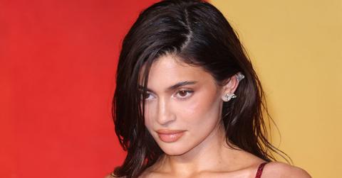 kylie jenner no makeup selfie pimple